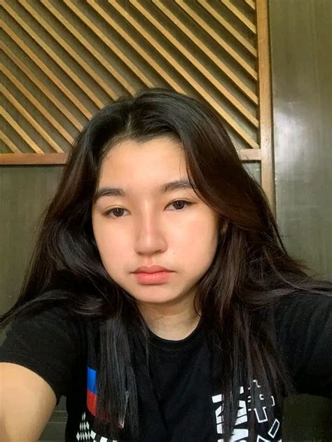 Ilang onlyfans/alua na nakita kong nudes pati scandal ni grace.